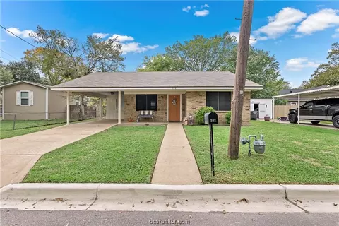 302 S Moore St, Caldwell, TX 77836
