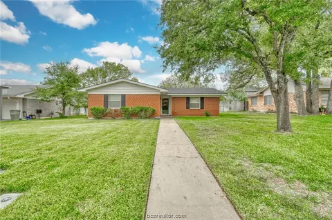 2602 Morris Ln, Bryan, TX 77802