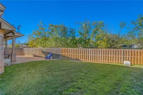 6105 Canterbury Dr, Bryan, TX 77802 photo 25