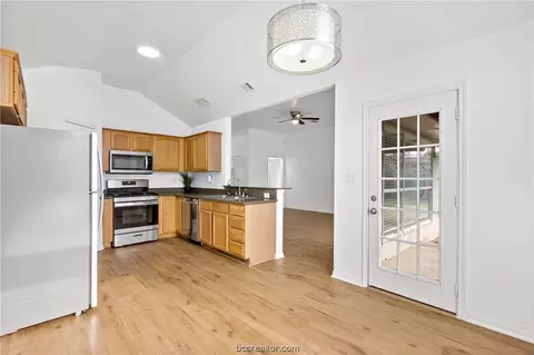 Kitchen - 4500 Augusta Dr, Bryan, TX 77803 photo 6 of 6