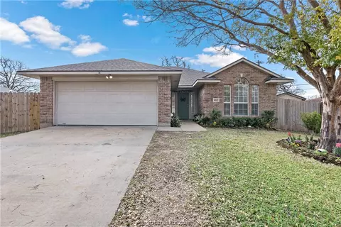 4500 Augusta Dr, Bryan, TX 77803
