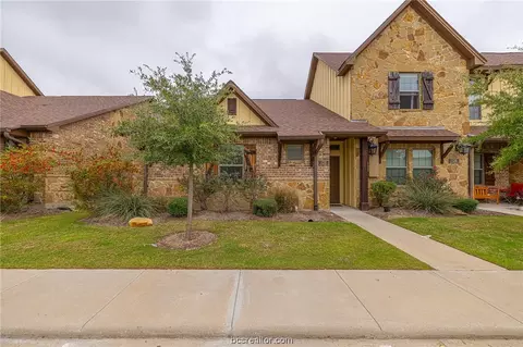 128 Knox Dr, College Station, TX 77845
