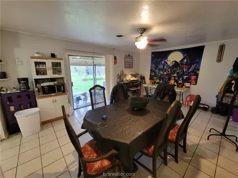 417 Leslie Dr, Bryan, TX 77802 photo 5