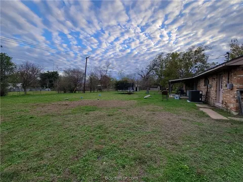 417 Leslie Dr, Bryan, TX 77802 photo 18