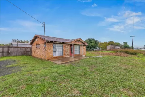 720 W Osr, Normangee, TX 77871