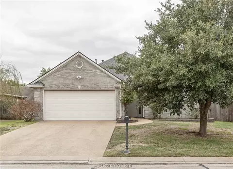 3818 Dresden Ln, College Station, TX 77845