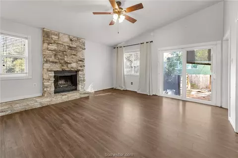 2805 Briarcreek Ct, Bryan, TX 77802 photo 3