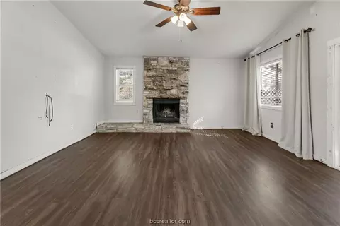 2805 Briarcreek Ct, Bryan, TX 77802 photo 2