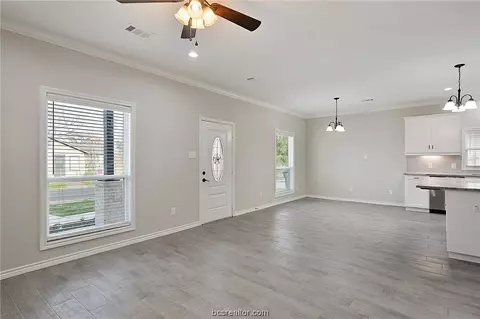 237 Peach, Bryan, TX 77803 photo 8