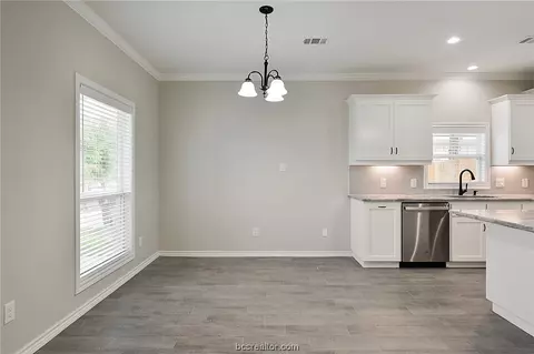 237 Peach, Bryan, TX 77803 photo 9