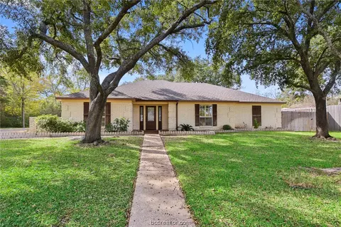 2804 Brothers, College Station, TX 77845