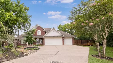 8401 Wildewood Cir, College Station, TX 77845