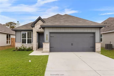 1920 Chief St, Bryan, TX 77807