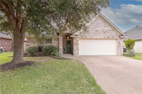105 Hartford Dr, College Station, TX 77845