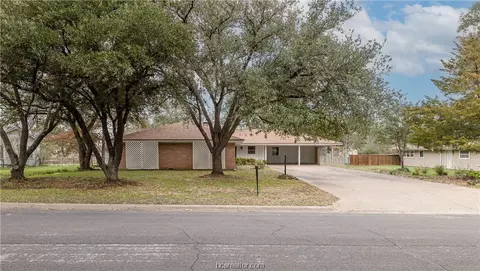 1007 S Dexter Dr S, College Station, TX 77840