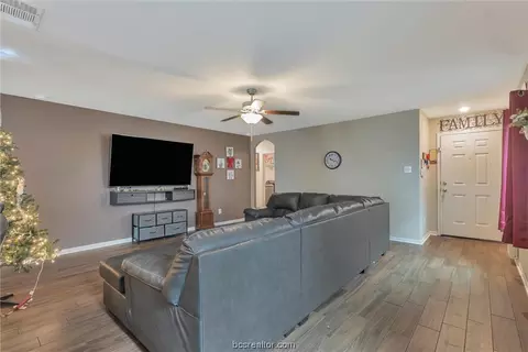 1581 Amy Dr, Kyle, TX 78640 photo 8