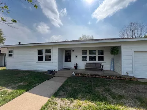 1501 Burt St, Bryan, TX 77802 photo 2