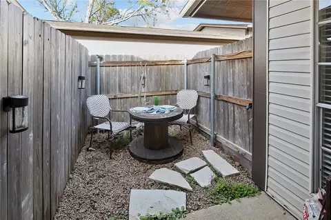 2100 Windsor Drive 23, Bryan, TX 77802 photo 3