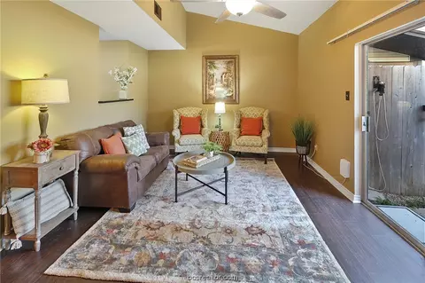 2100 Windsor Drive 23, Bryan, TX 77802 photo 6