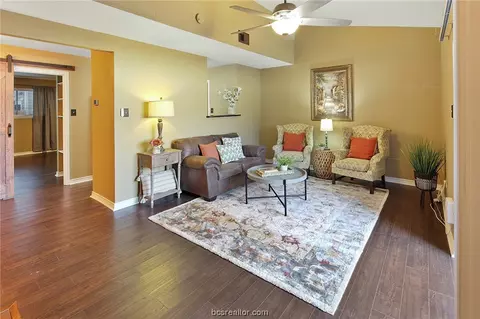 2100 Windsor Drive 23, Bryan, TX 77802 photo 5