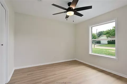 1304 Bristol St, Bryan, TX 77802 photo 11