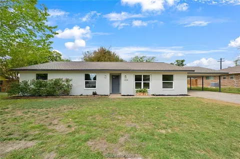1304 Bristol St, Bryan, TX 77802