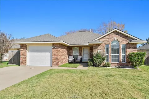 2905 Elise Ln, Bryan, TX 77802