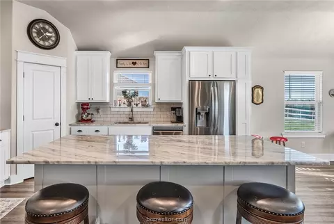 Kitchen - 257 Rustic Trce, Snook, TX 77878 photo 1 of 5