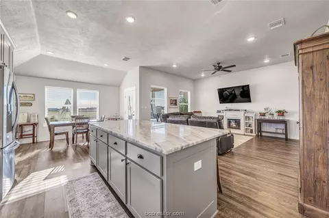 Kitchen - 257 Rustic Trce, Snook, TX 77878 photo 5 of 5