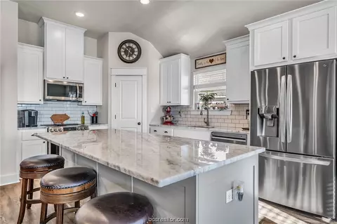 Kitchen - 257 Rustic Trce, Snook, TX 77878 photo 2 of 5