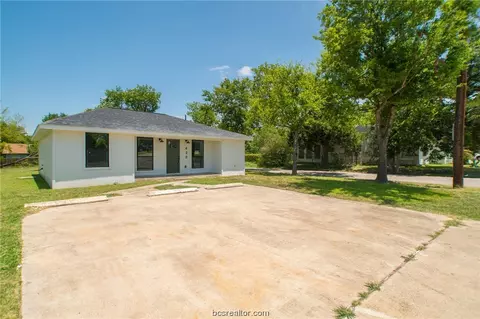 420 E 17th St, Bryan, TX 77803