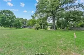 000 Lazy Ln, Bryan, TX 77802 photo 4