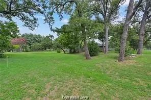000 Lazy Ln, Bryan, TX 77802 photo 2