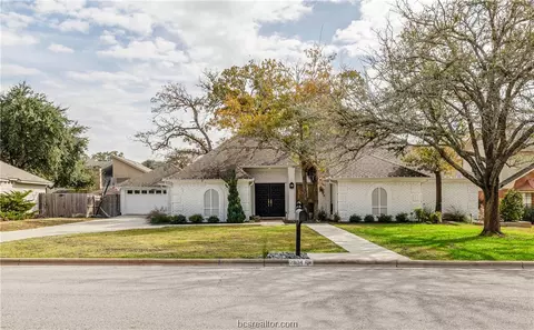 2804 Barwick, Bryan, TX 77802 photo 2