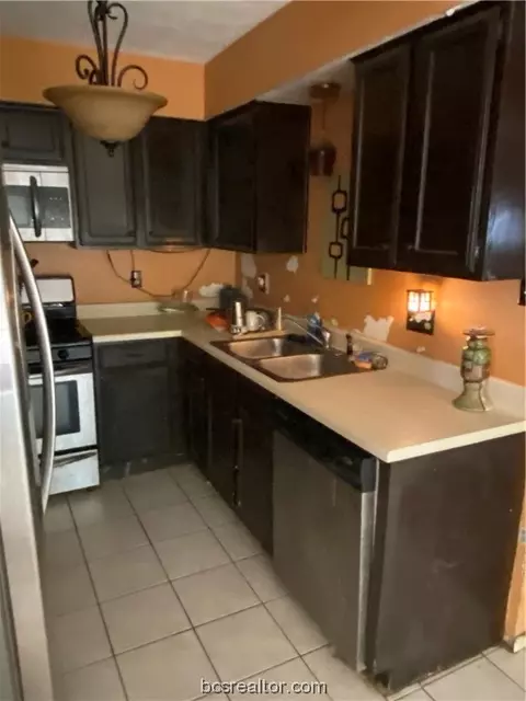 2128 La Brisa Dr, Bryan, TX 77807 photo 6