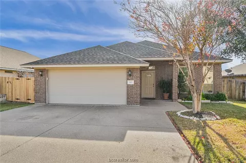 902 Emerald Dove, College Station, TX 77845