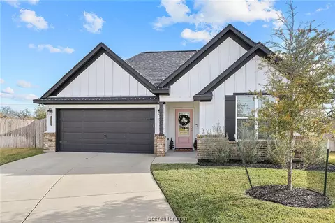 3401 Calmar Ct, Bryan, TX 77808
