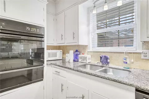 306 Tee Dr, Bryan, TX 77801 photo 12