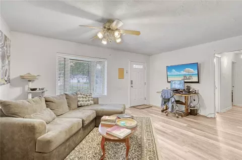 306 Tee Dr, Bryan, TX 77801 photo 8