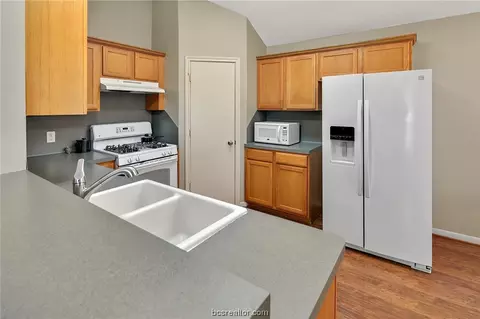 2908 Jenna Ct, Bryan, TX 77802 photo 8