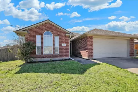 2908 Jenna Ct, Bryan, TX 77802 photo 2