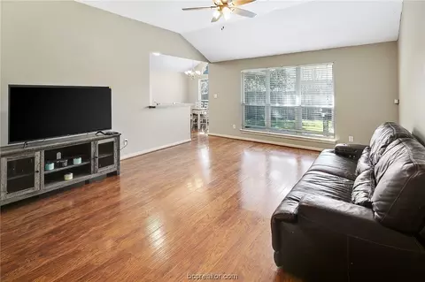 2908 Jenna Ct, Bryan, TX 77802 photo 4