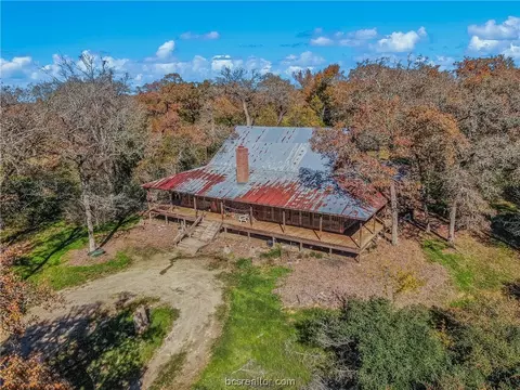 9275 Weedon Loop, Bryan, TX 77808 photo 4