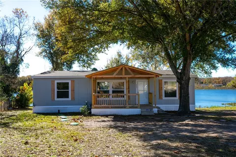 445 Lakeside Dr, Caldwell, TX 77836