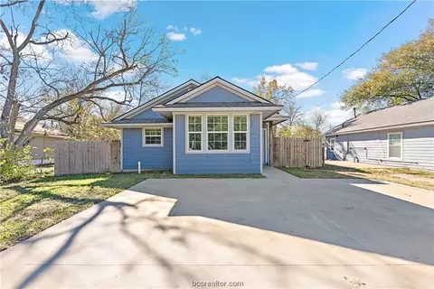 1207 Ursuline, Bryan, TX 77803