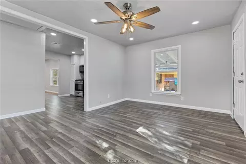 1300 E 21st St, Bryan, TX 77803 photo 9