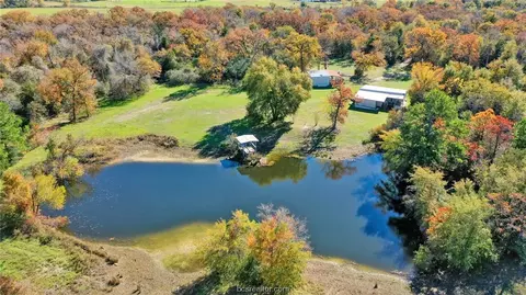 4224 Paso Fino Ln, Madisonville, TX 77864