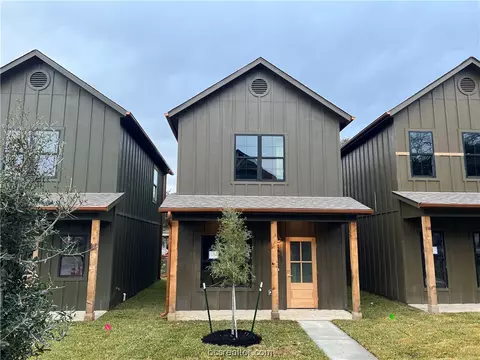 302 W 31st St, Bryan, TX 77803