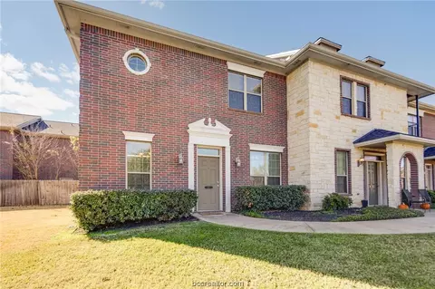 128 Forest Dr, College Station, TX 77840