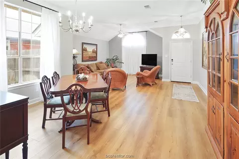 4509 Warwick Ln, Bryan, TX 77802 photo 7